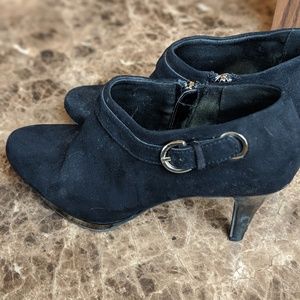 Bandolino bootie heels